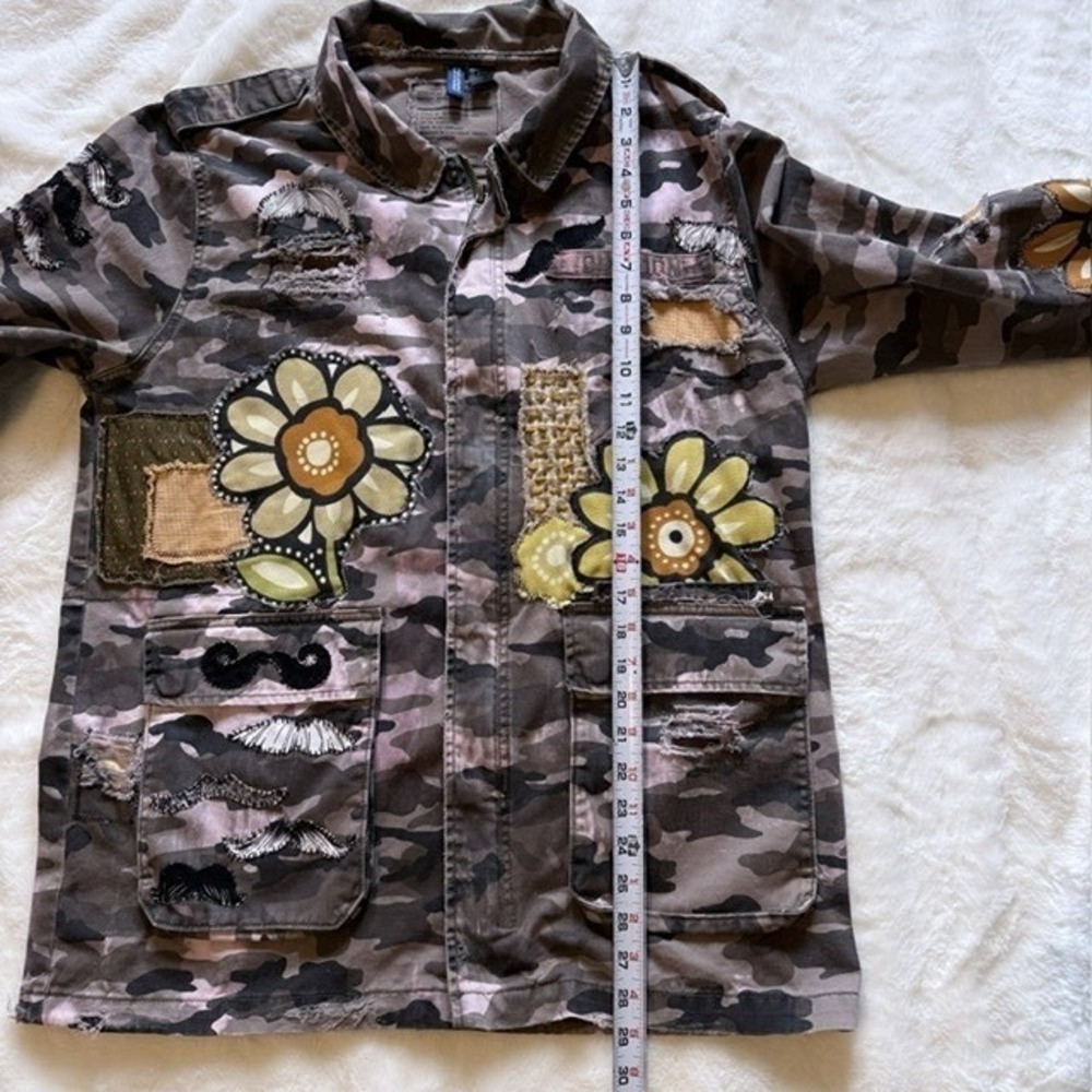 Custom Upcycled Camo Utility Jacket Floral Heart Patch Mustache Distressed L - Picture 9 of 11